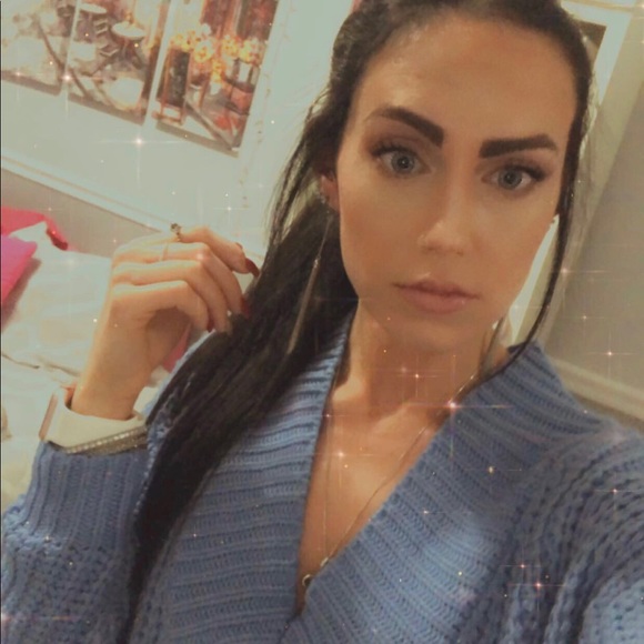 Meet your Posher, Kristen - Picture 3 of 3